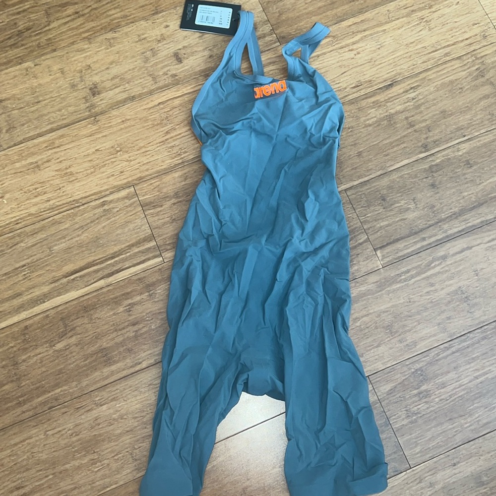 Arena new size 30 Powerskin R-Evo Openback